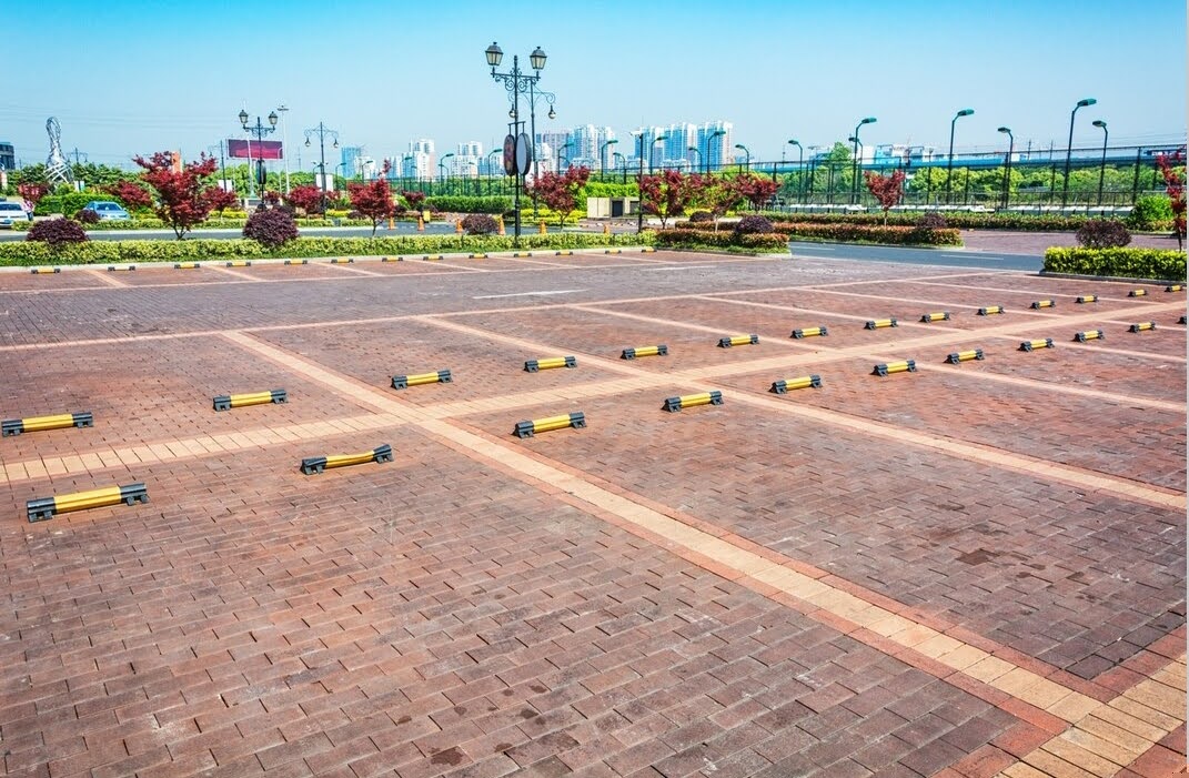 5 Tips to Hire Parking Lot Paving and Interior Line Striping Services